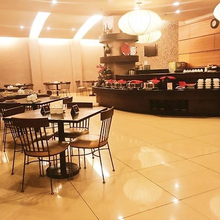 Iloilo Business Hotel Exterior photo